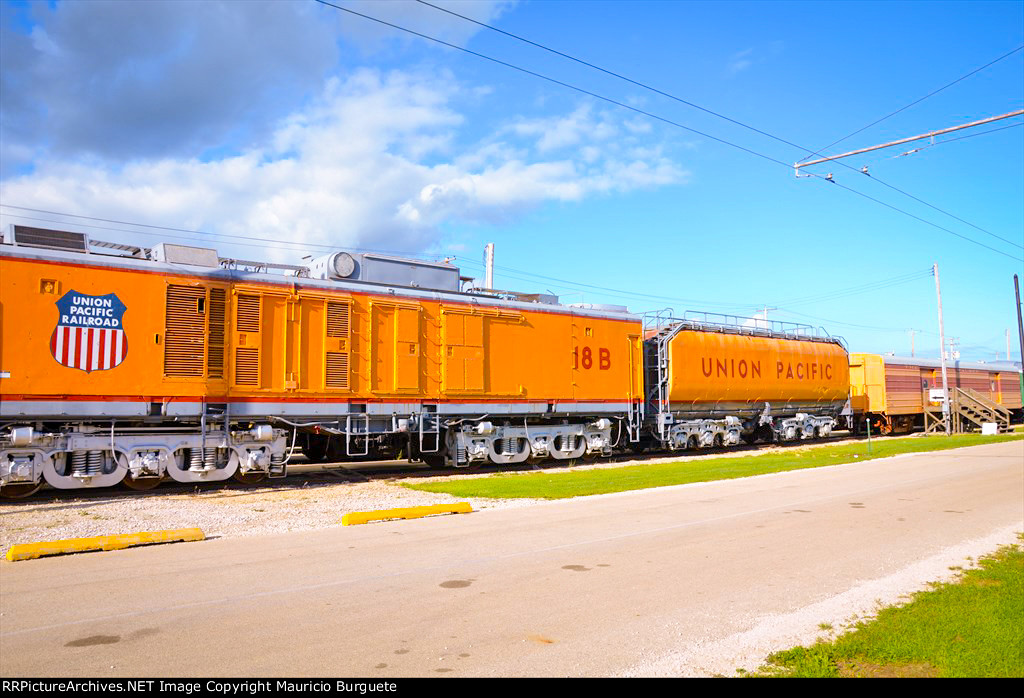 Union Pacific 8500 GTEL Turbine B unit and Tender